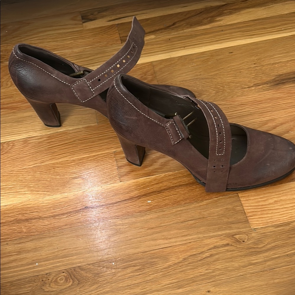 Ecco Brown Suede Heels with Strap